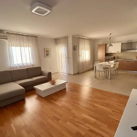 Apartment Sole